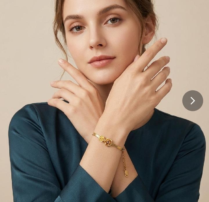 Twin Golden Roses Mesh Bracelet