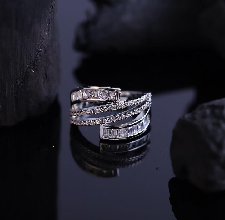 Gold Aurelia Leaf Ring