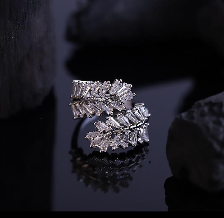 Classic Gold Clover Pavé Ring