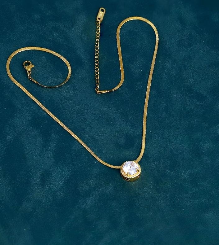 Solitaire Herringbone Chain Pendant