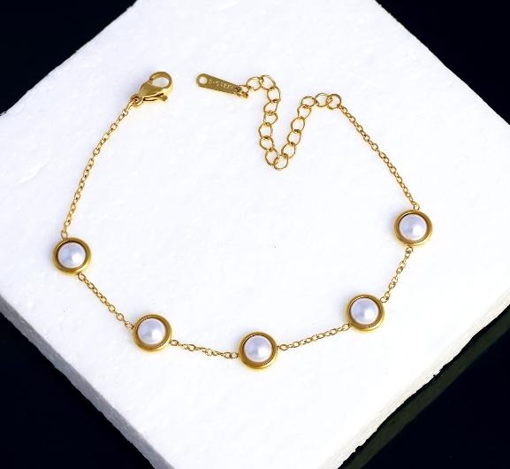 Pearl Station Chain Bracelet